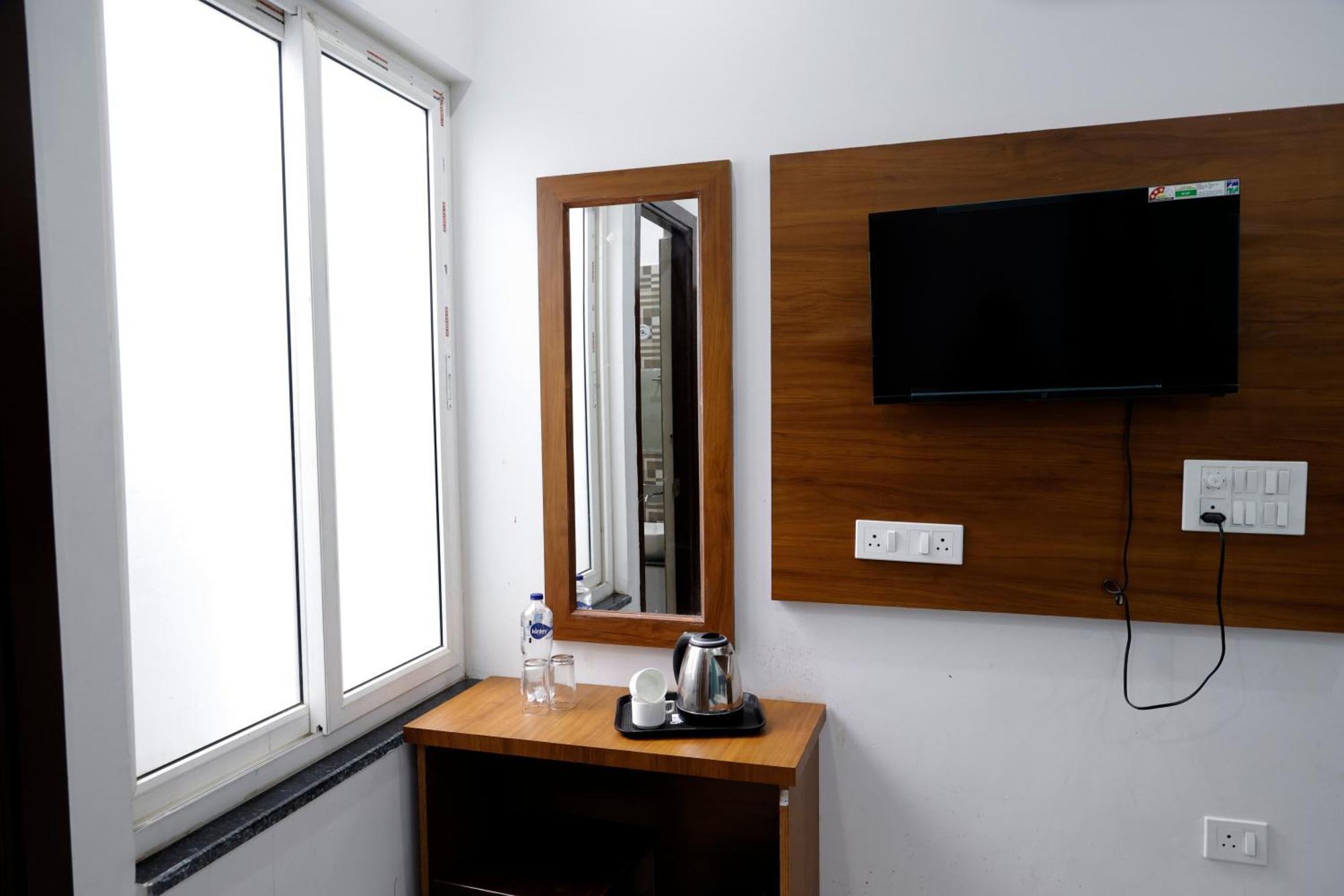 Hotel Parth Inn Ришикеш Экстерьер фото