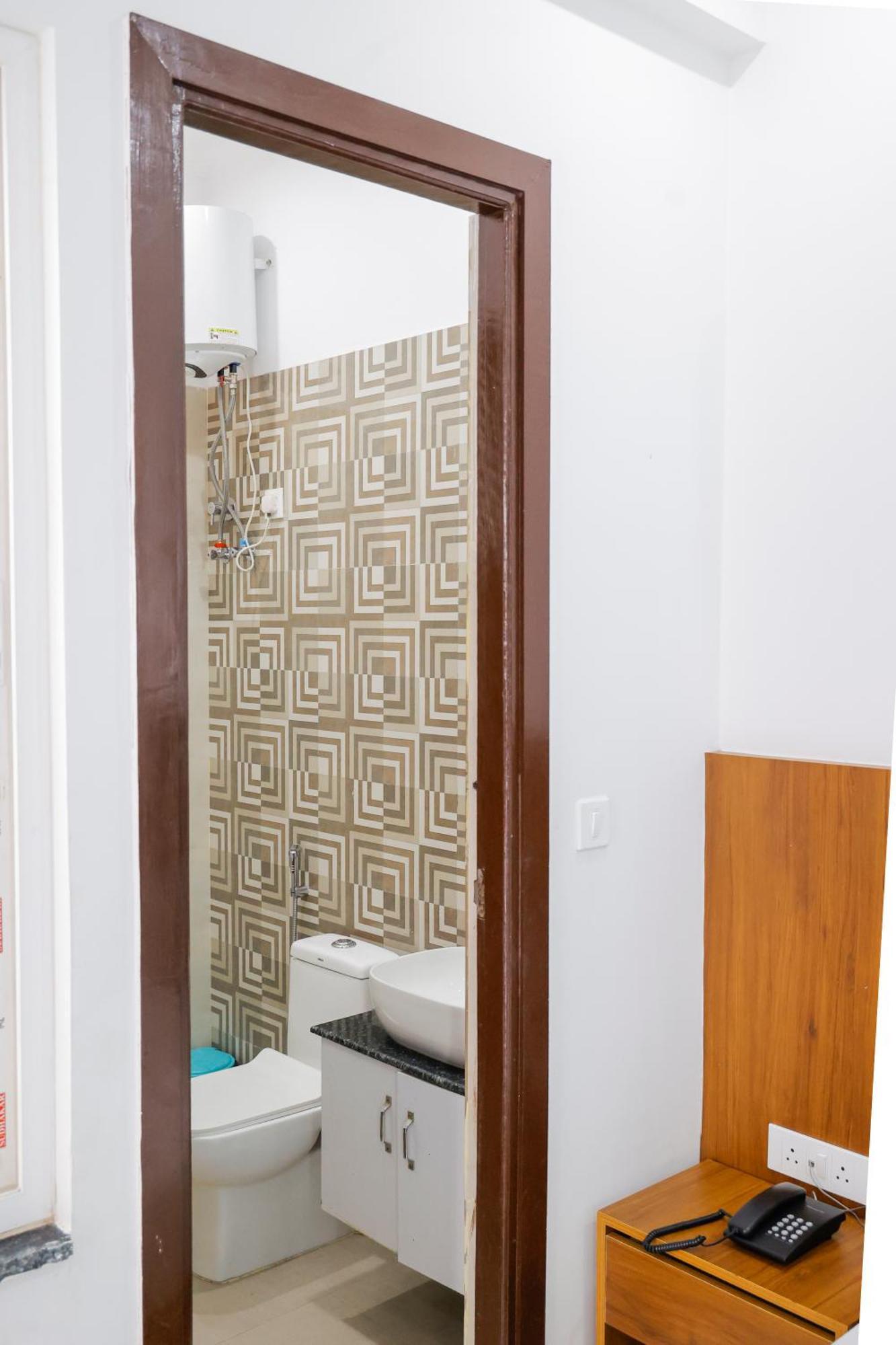 Hotel Parth Inn Ришикеш Экстерьер фото