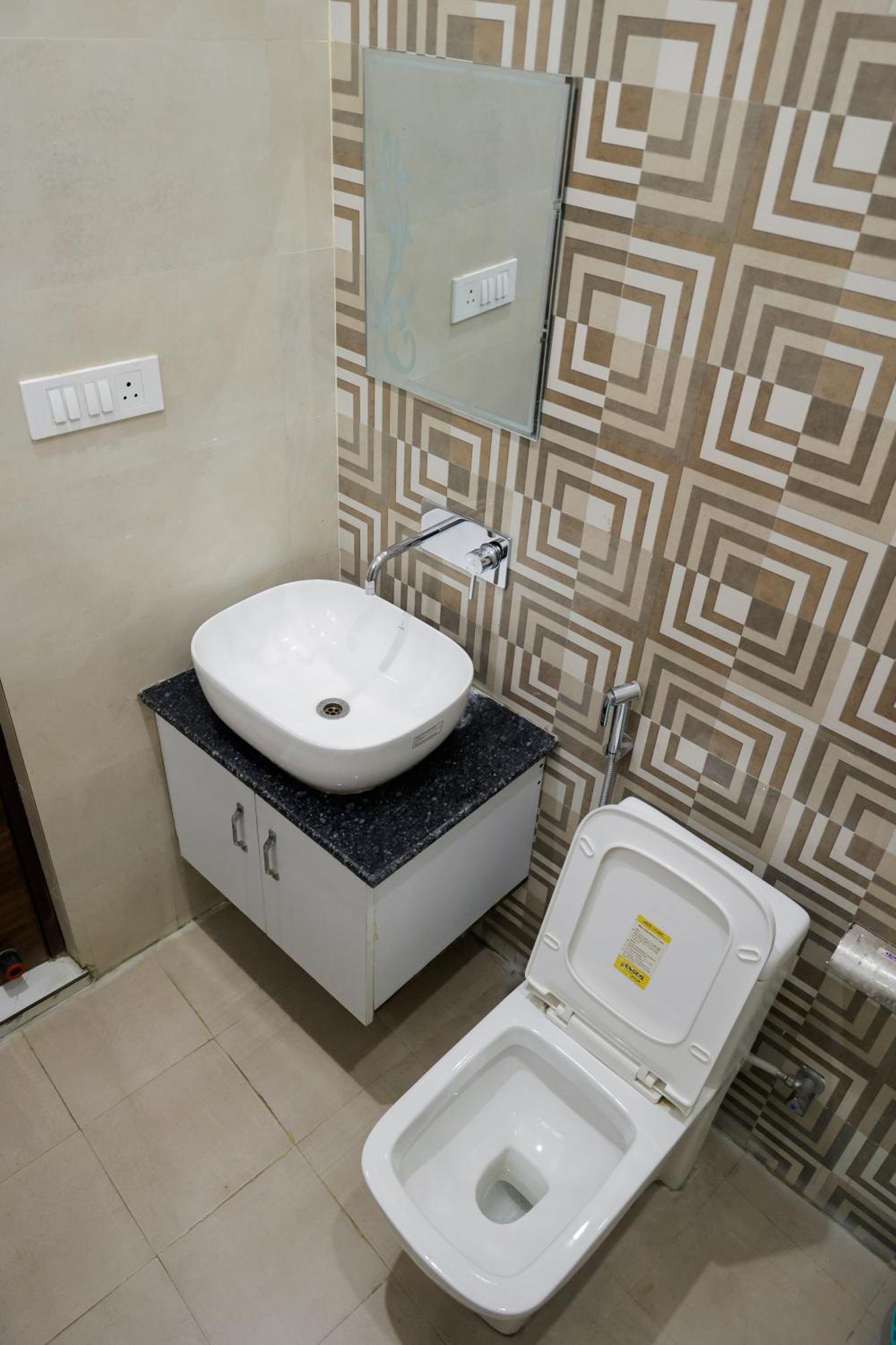 Hotel Parth Inn Ришикеш Экстерьер фото