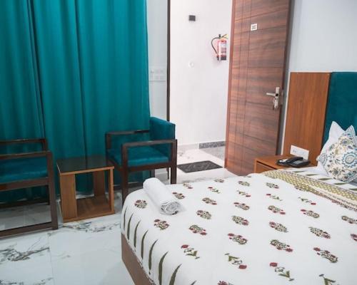 Hotel Parth Inn Ришикеш Экстерьер фото